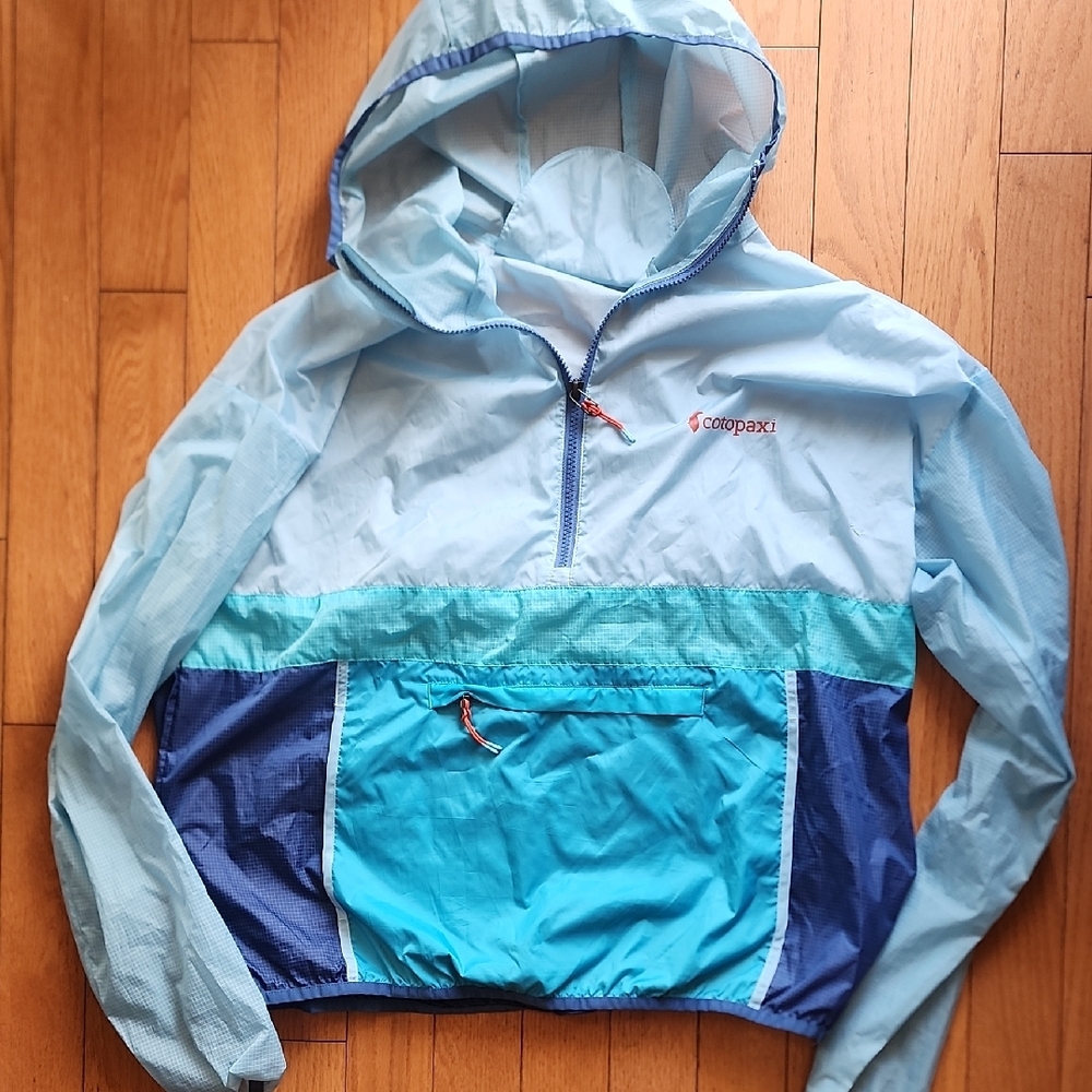 Cotopaxi Blue Gradient Hooded Rain Jacket- Women's LARGE